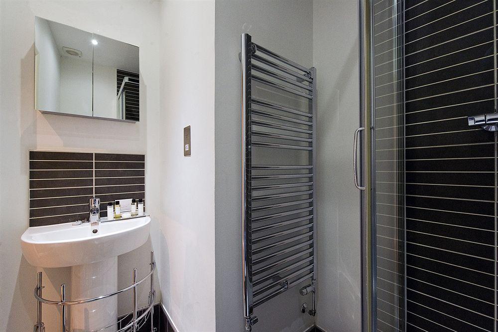 Native Fulham Apartment London Bagian luar foto