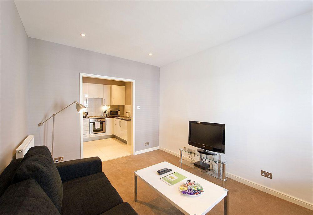 Native Fulham Apartment London Bagian luar foto