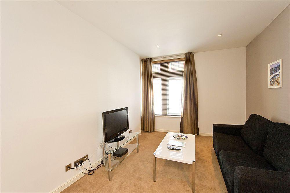 Native Fulham Apartment London Bagian luar foto