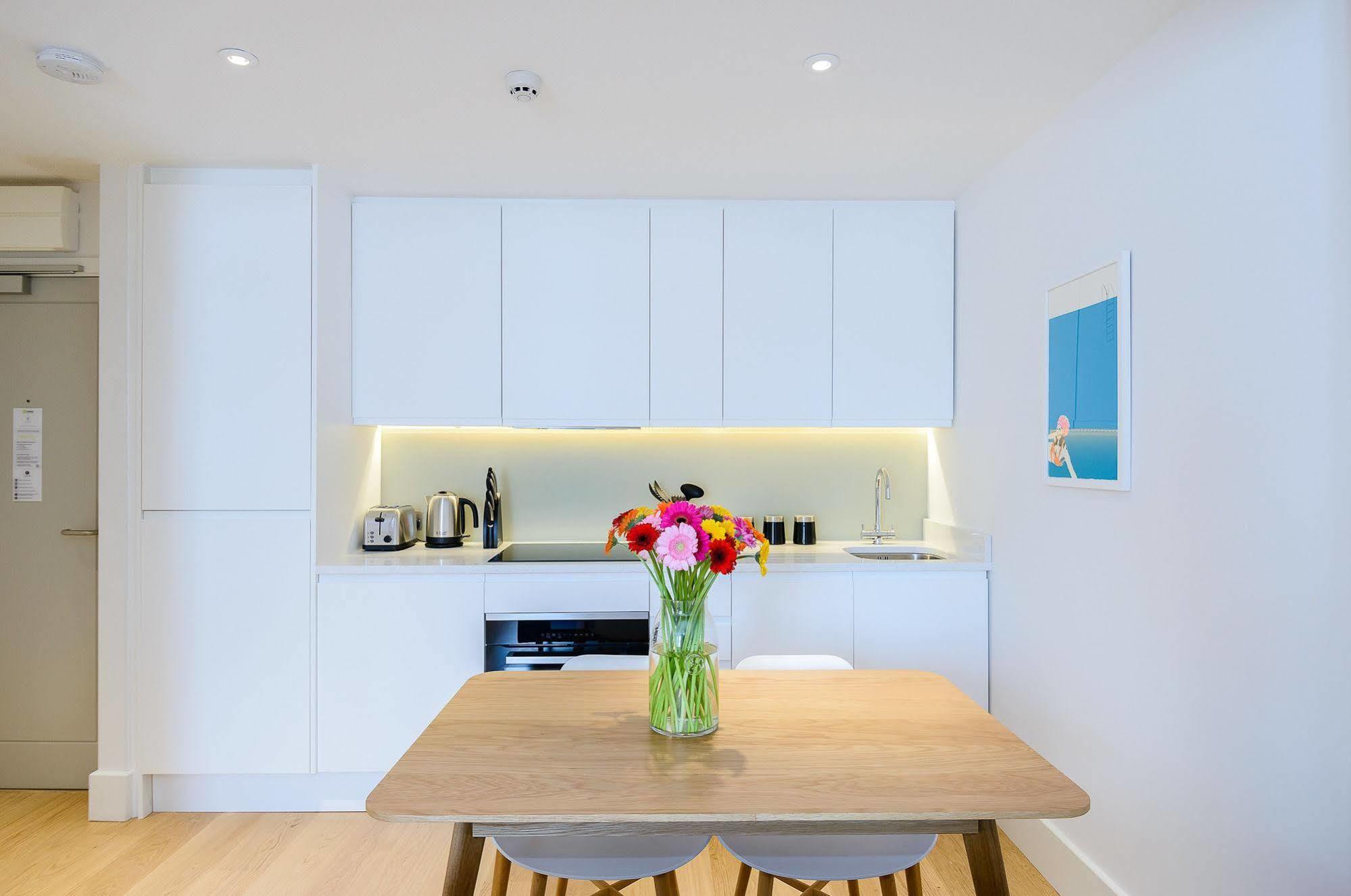 Native Fulham Apartment London Bagian luar foto